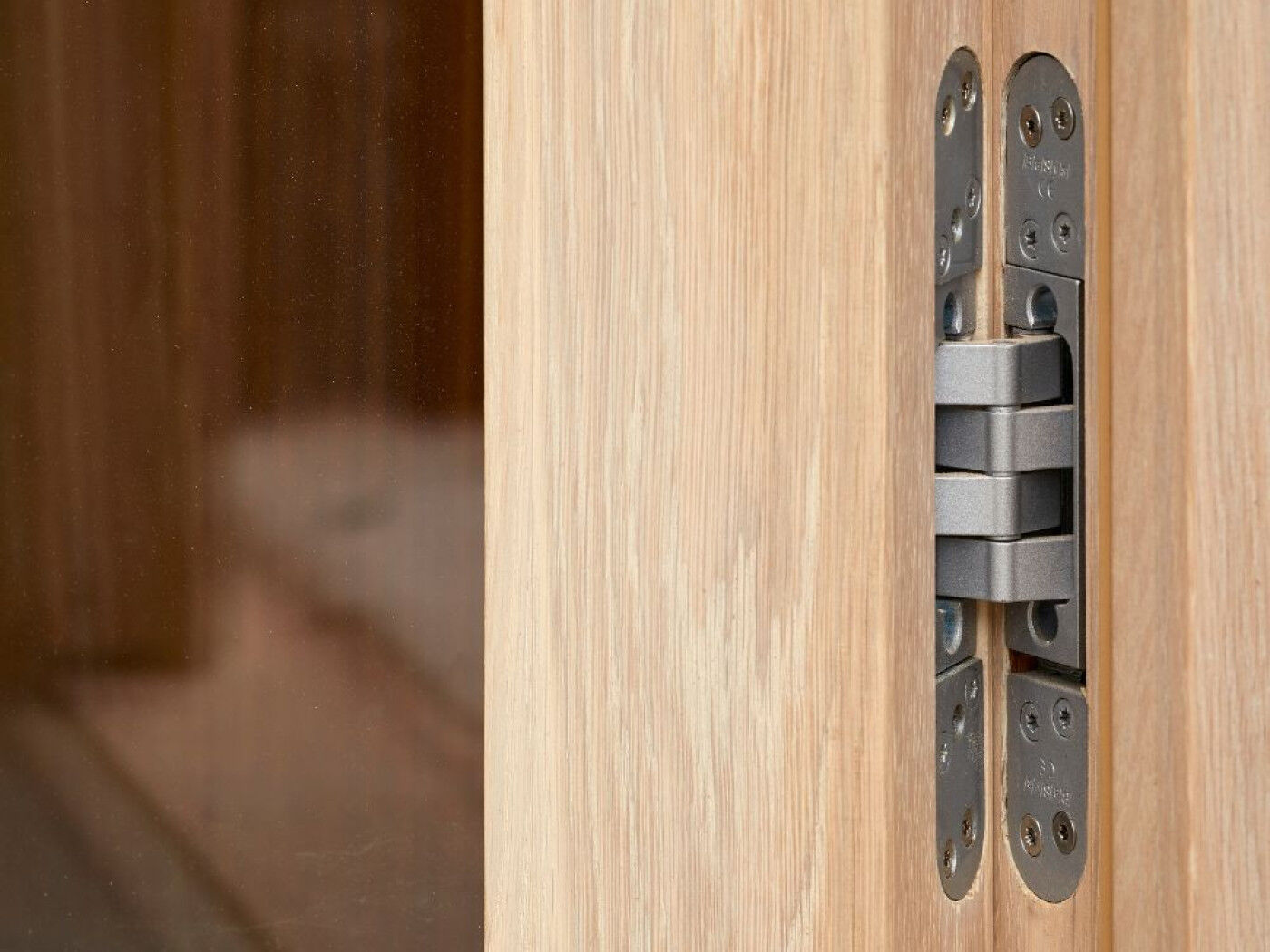 7 reasons to choose a hardwood door - Performance  