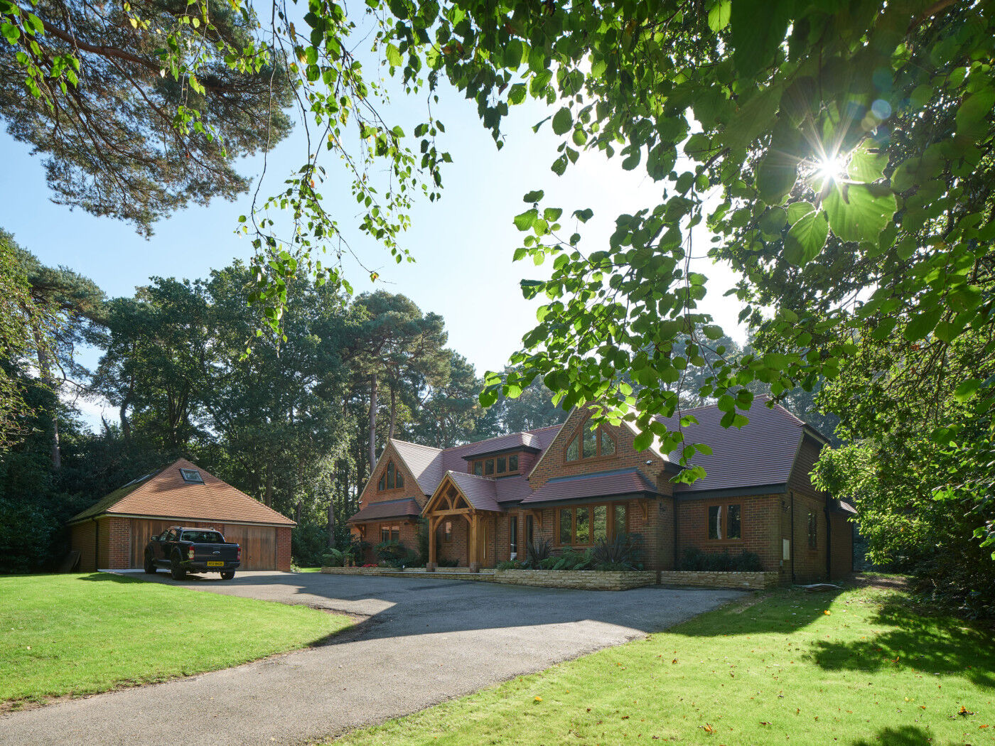 A traditional home featuring the contemporary Bari oak door