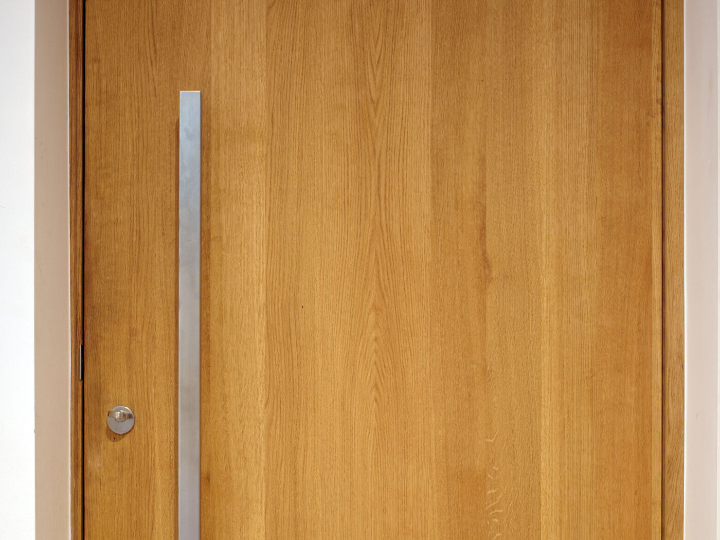 The simplicity of the raw design shows off the beauty of oak grain