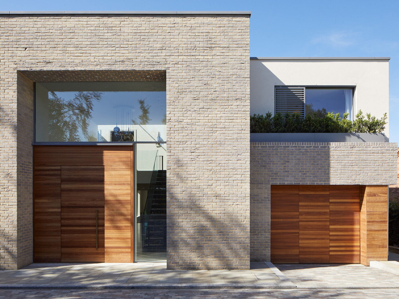 This built-in canopy offers good protection from the sun for at least a portion of the day