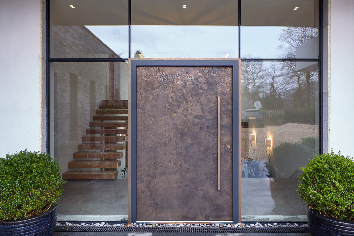 Bronze ref. 101: Modern opulence is the statement of the day with our signature, textured bronze door finish
