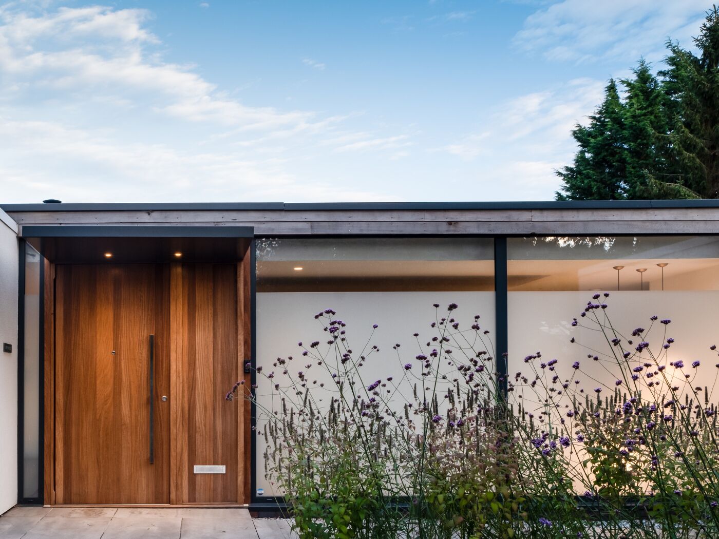 Landscape Front door straight on Tye Architects 