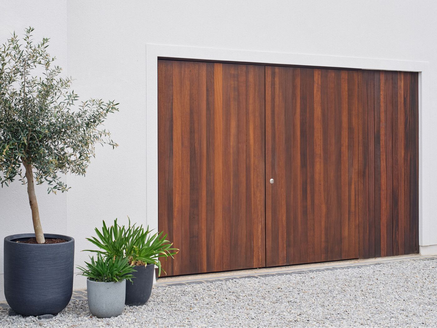 Landscape garage doors Thornes