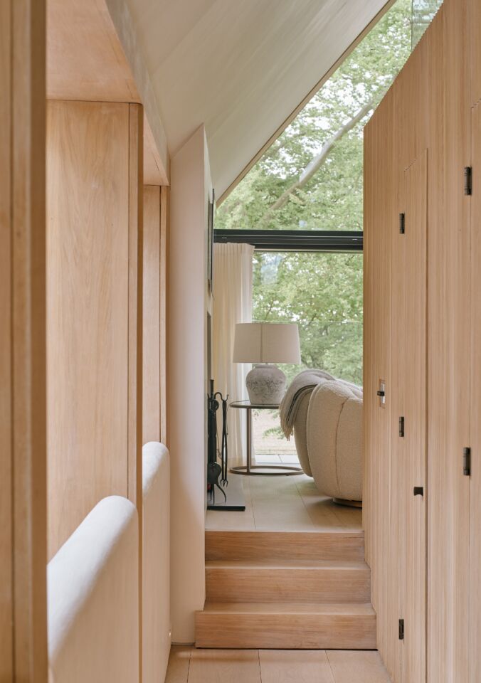 Portrait into lounge