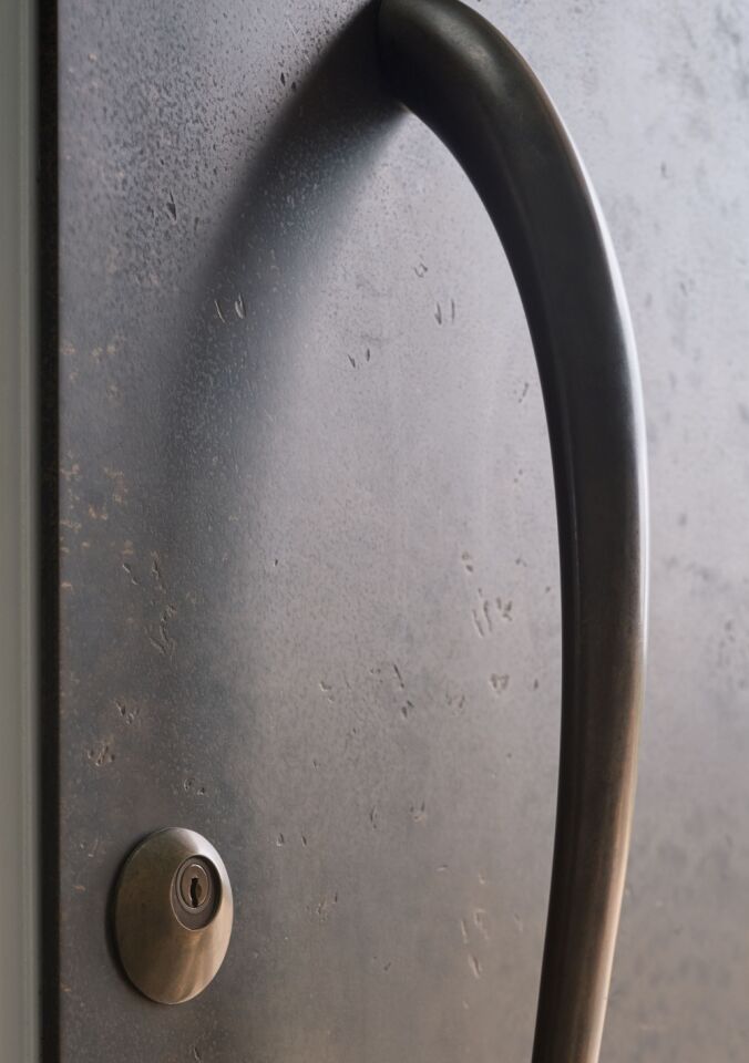 Portrait bronze handle close up Urban Front