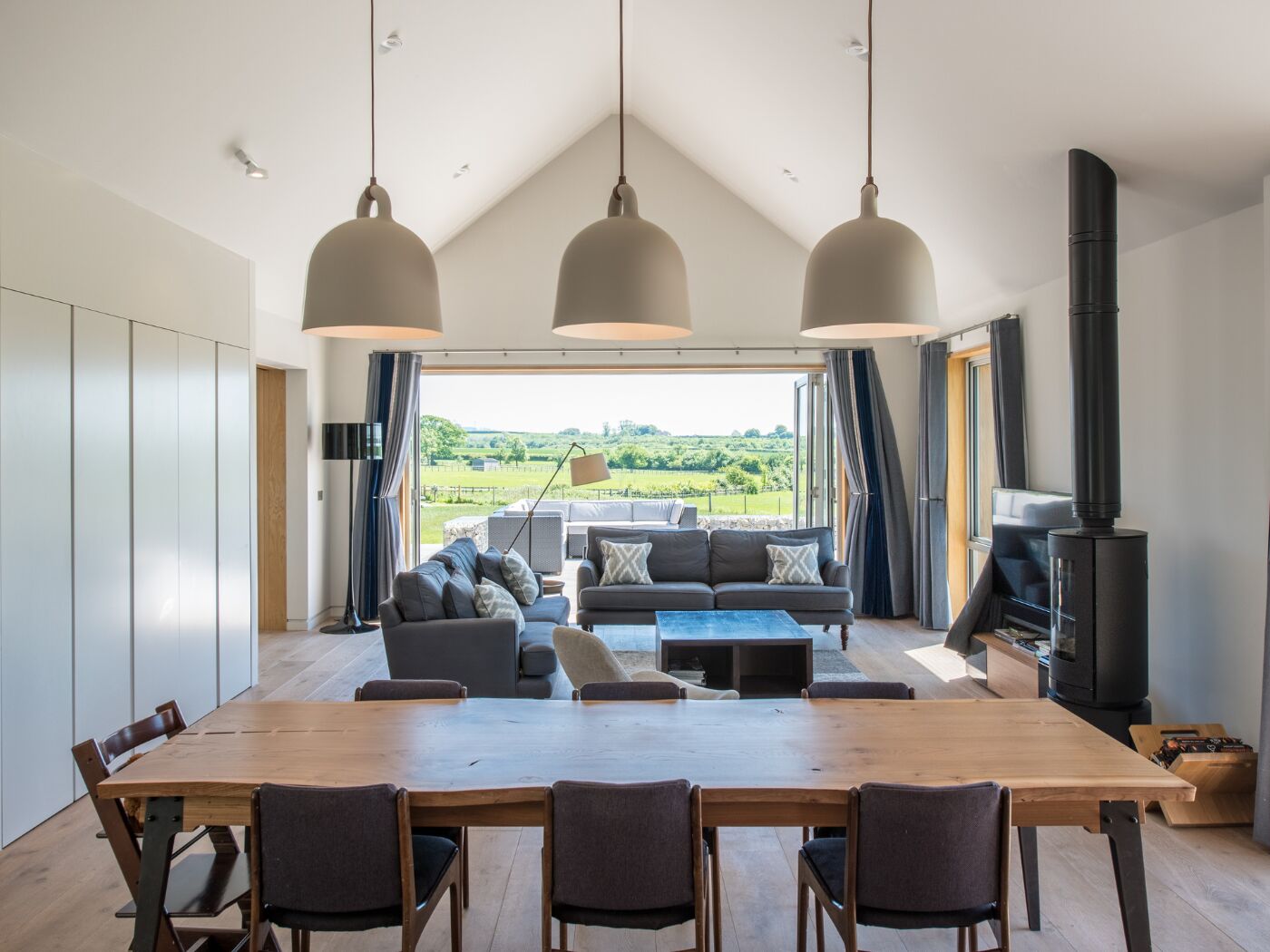 Landscape_dining and lounge