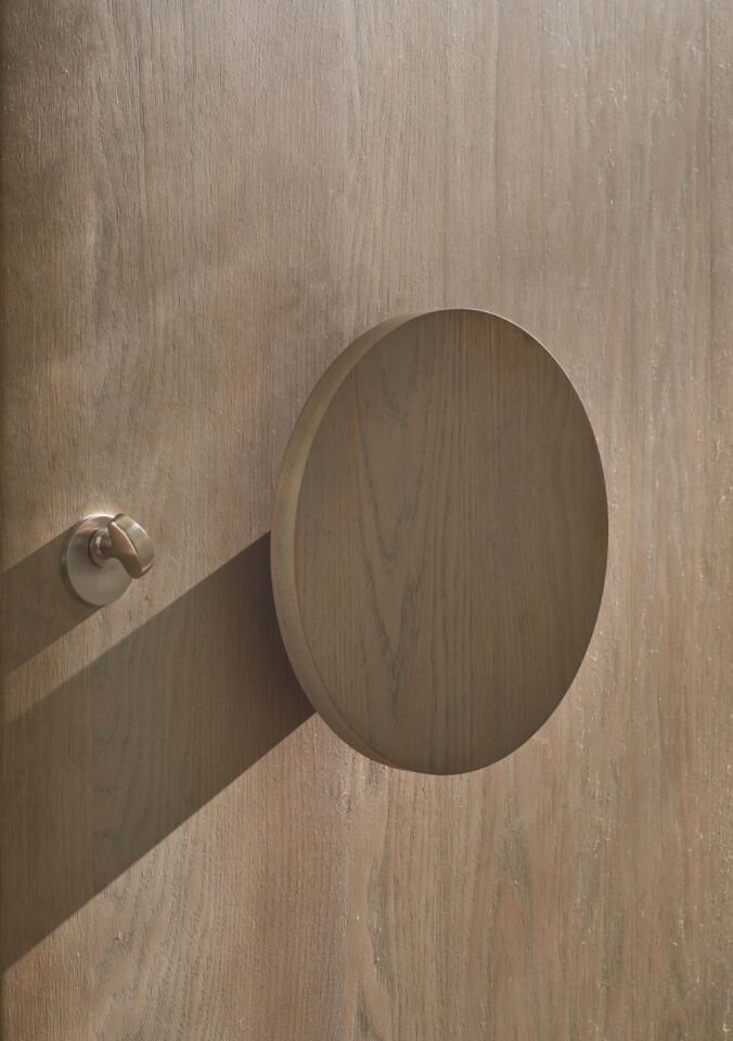 Portrait Luna handle close up