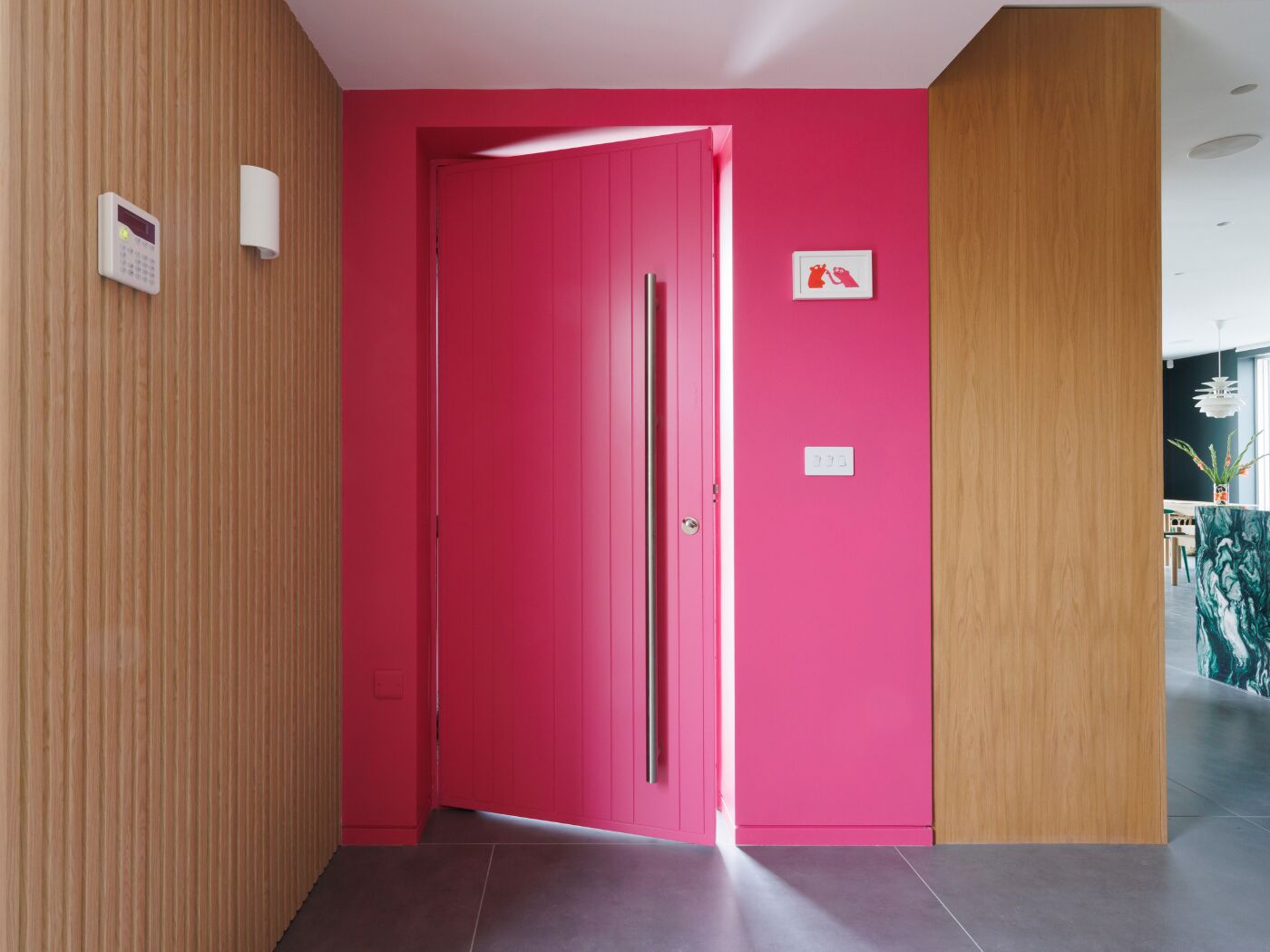 Iona pink door 2 landscape