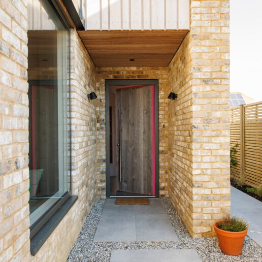 Portrait Iona front door