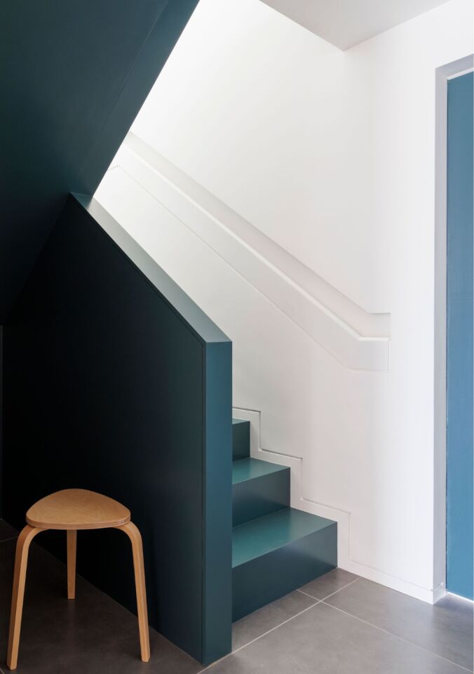 Portrait Iona stairs