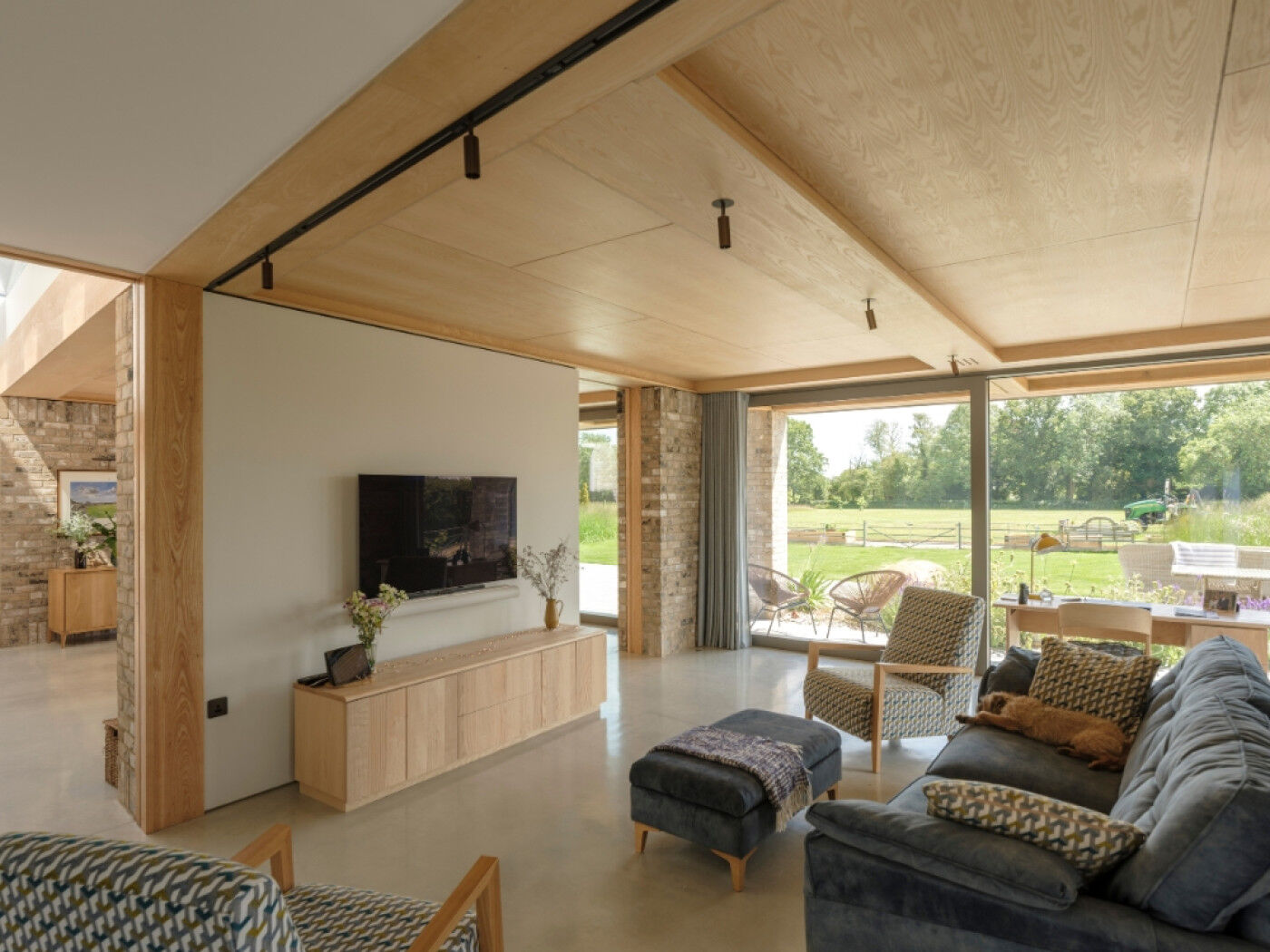 Long House Passive Oak Door 1