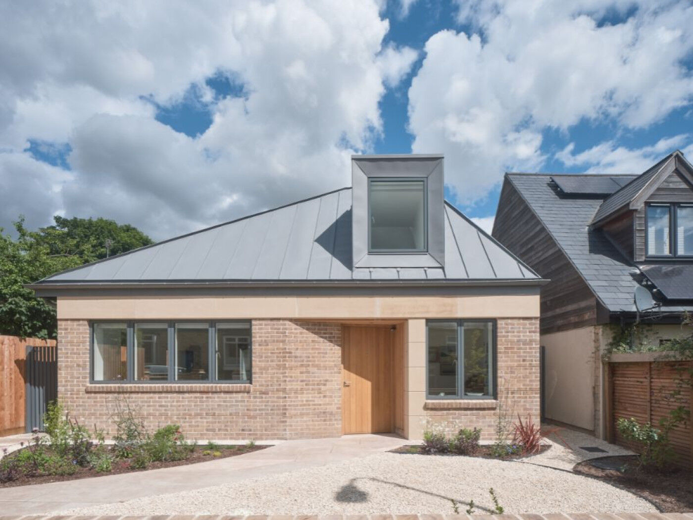 Mole architects Porto Passiv door in oak urban front 3