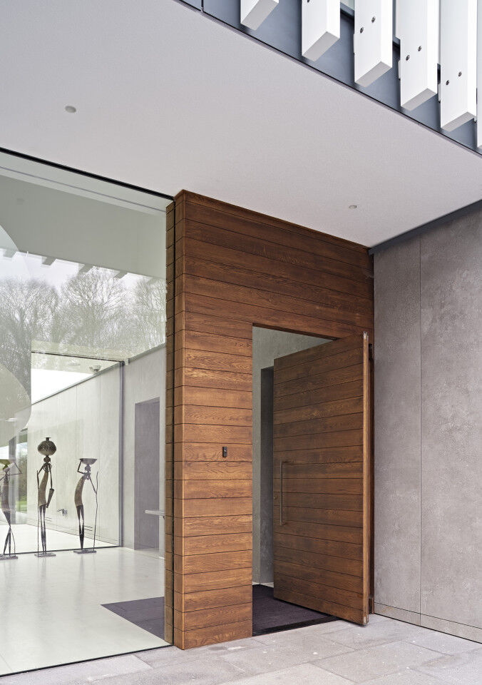 Orchard View case study parma pivot door