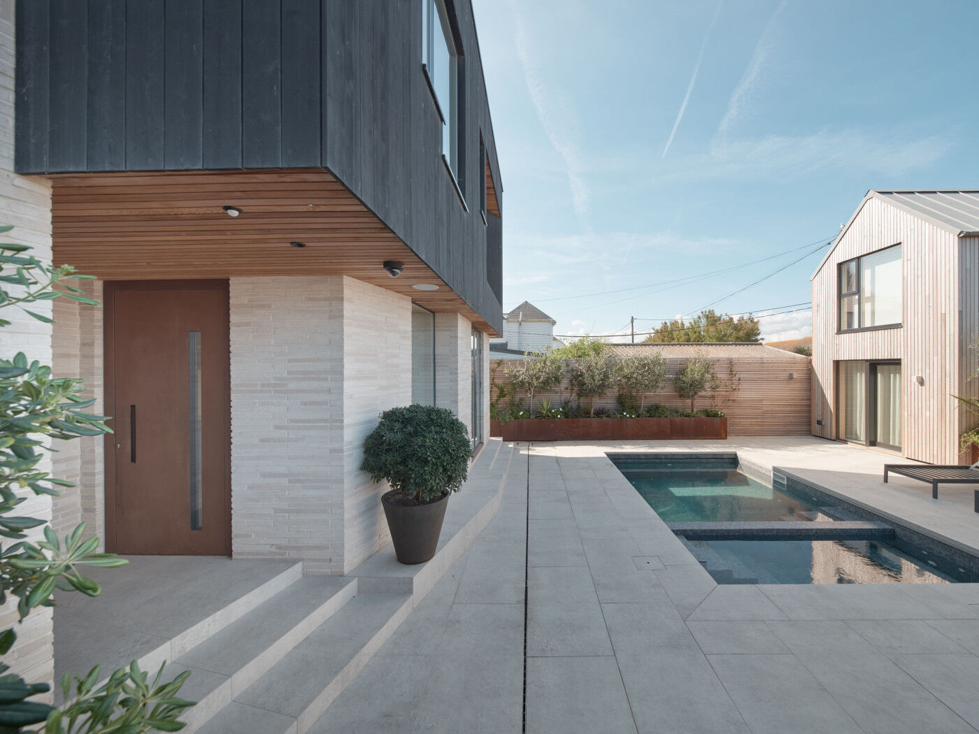 Terano steel rust concealed handle by RX architects