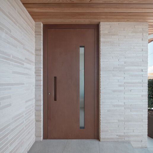 Terano in steel with concealed handle 