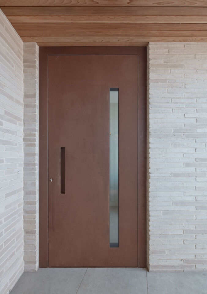 Terano in steel with concealed handle 