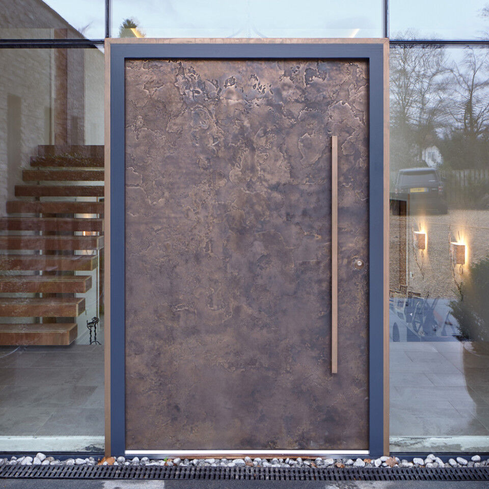 metallic doors thumbnail