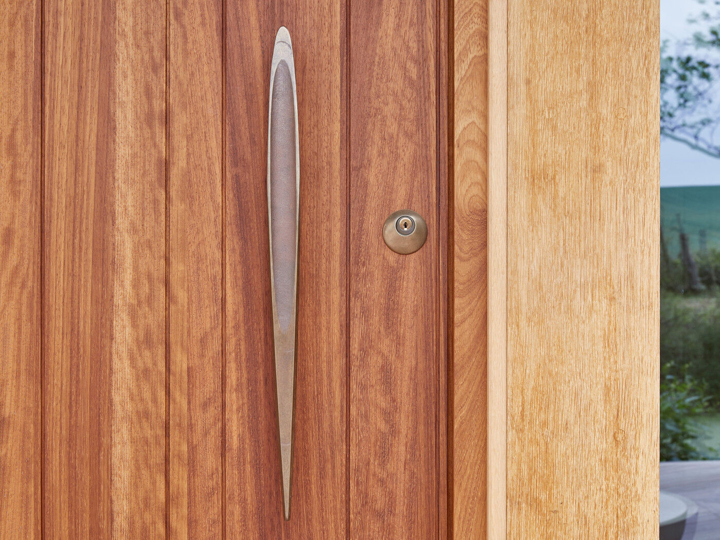 Our bronze pull handle finishes the look