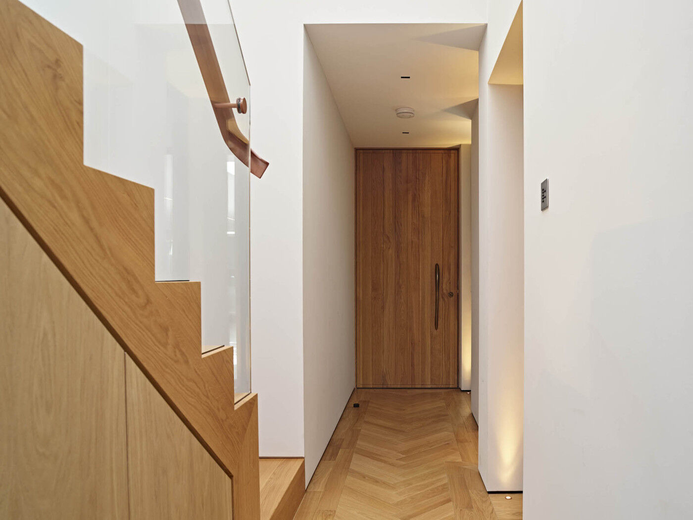 The internal oak doors match the interior oak styling perfectly