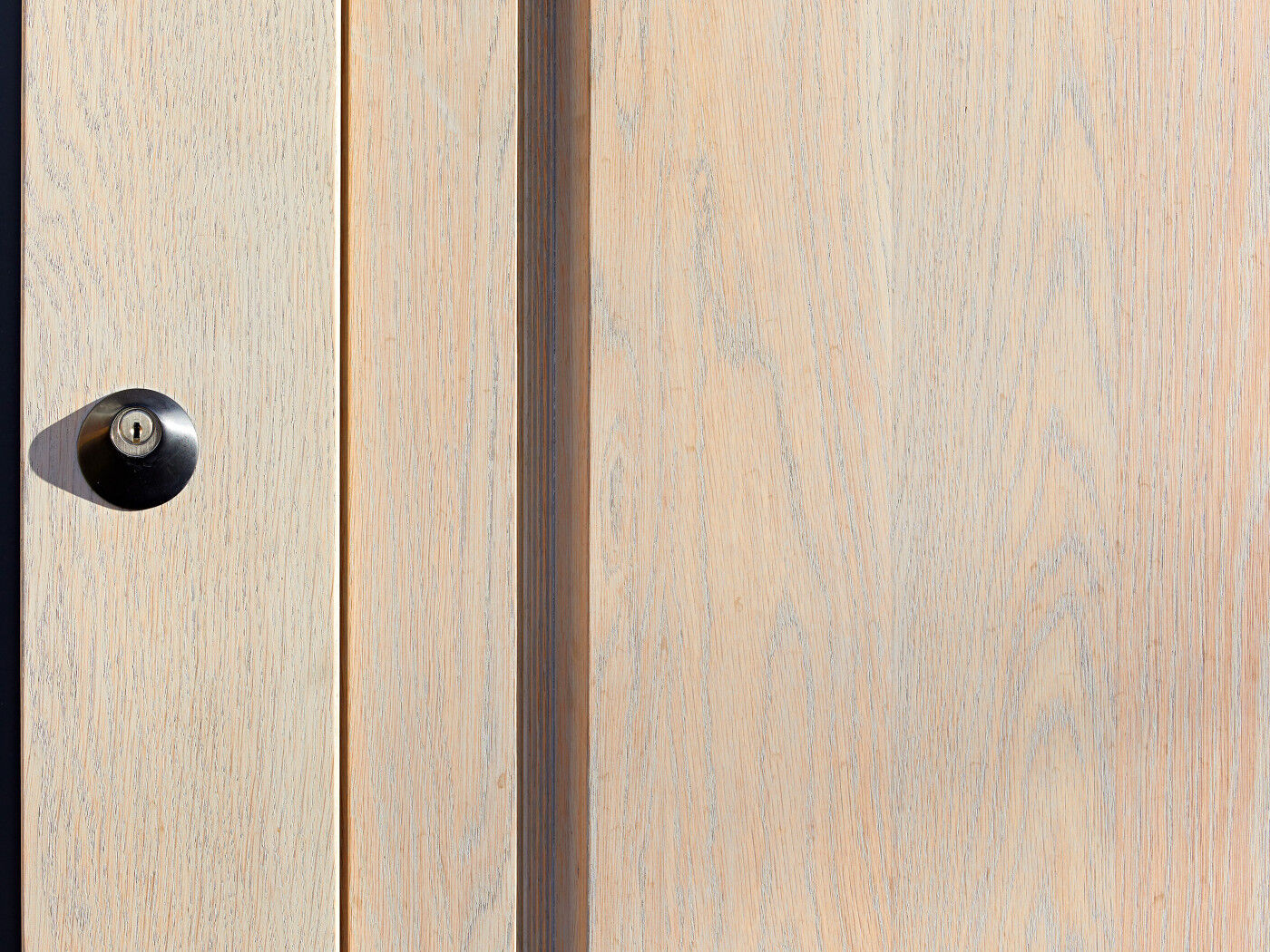 close up detail of concealed hande