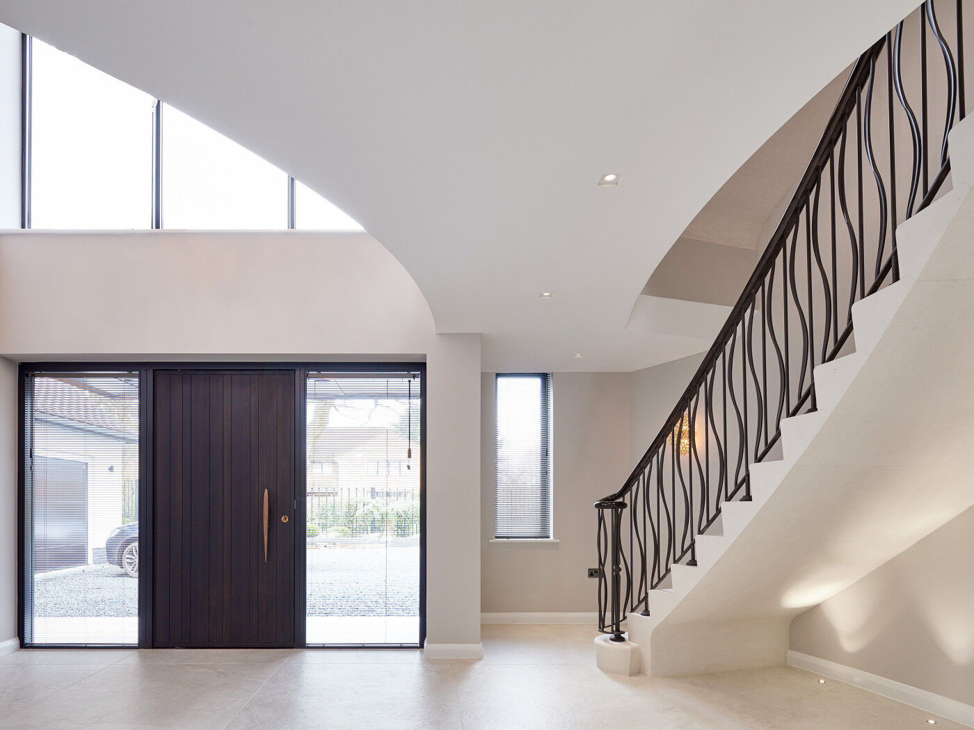 Rondo V in Fumed Oak with painted RAL side lites