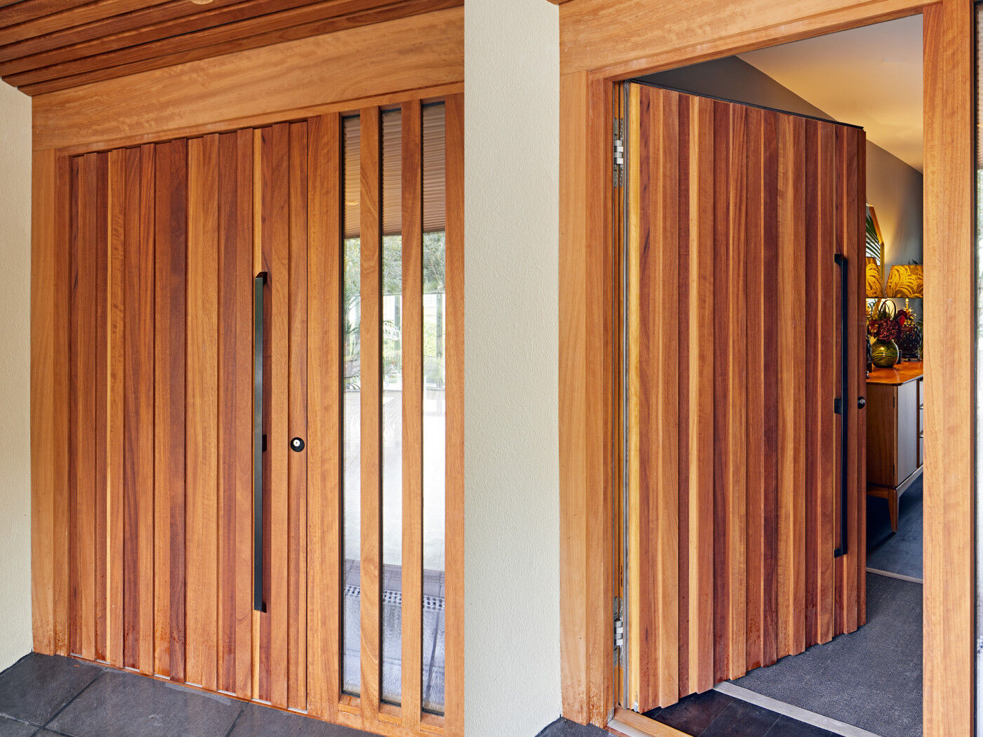 ridge e98flush hinged in iroko with option11a and matching black glass side panel