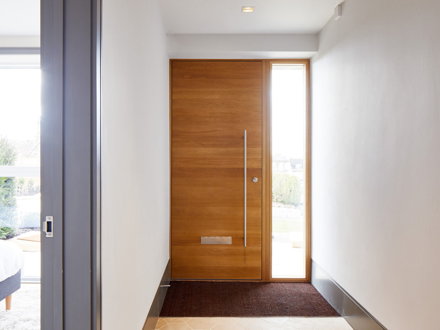 raw e80 hinged | european oak | option 13 handle | clear sidelite