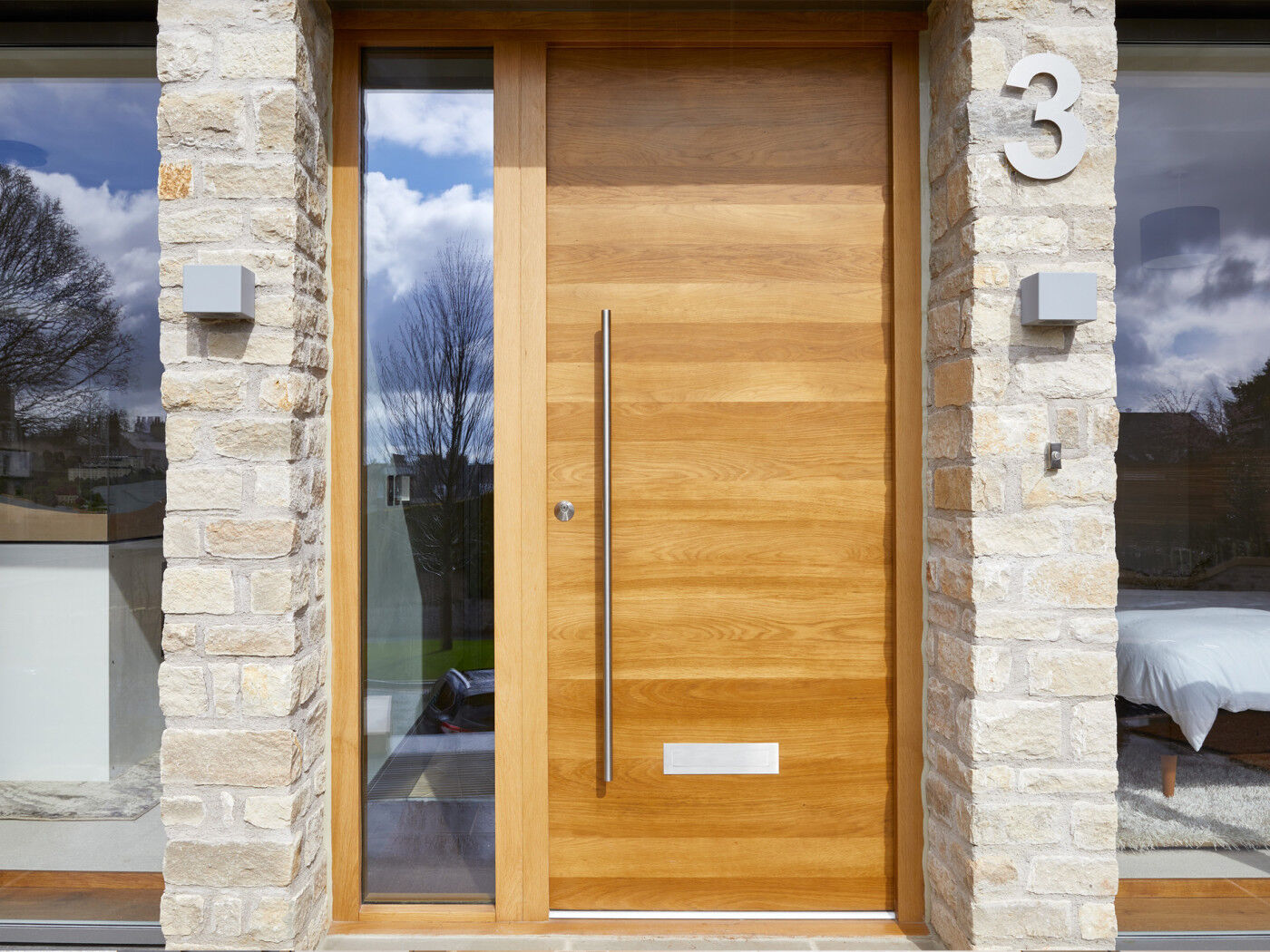 raw e80 hinged | european oak | option 13 handle | clear sidelite