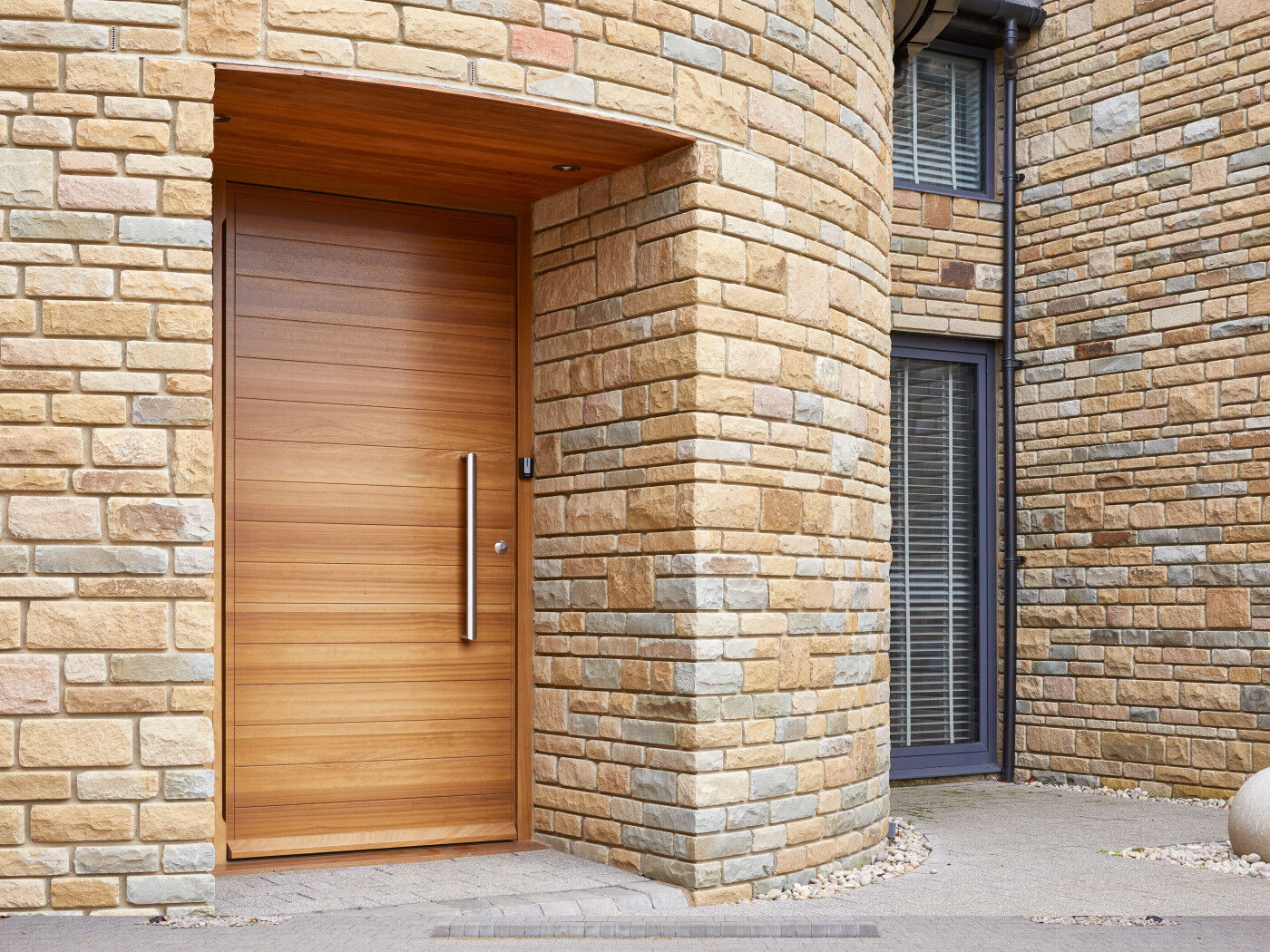 Parma e80 hinged | iroko | option 8 handle