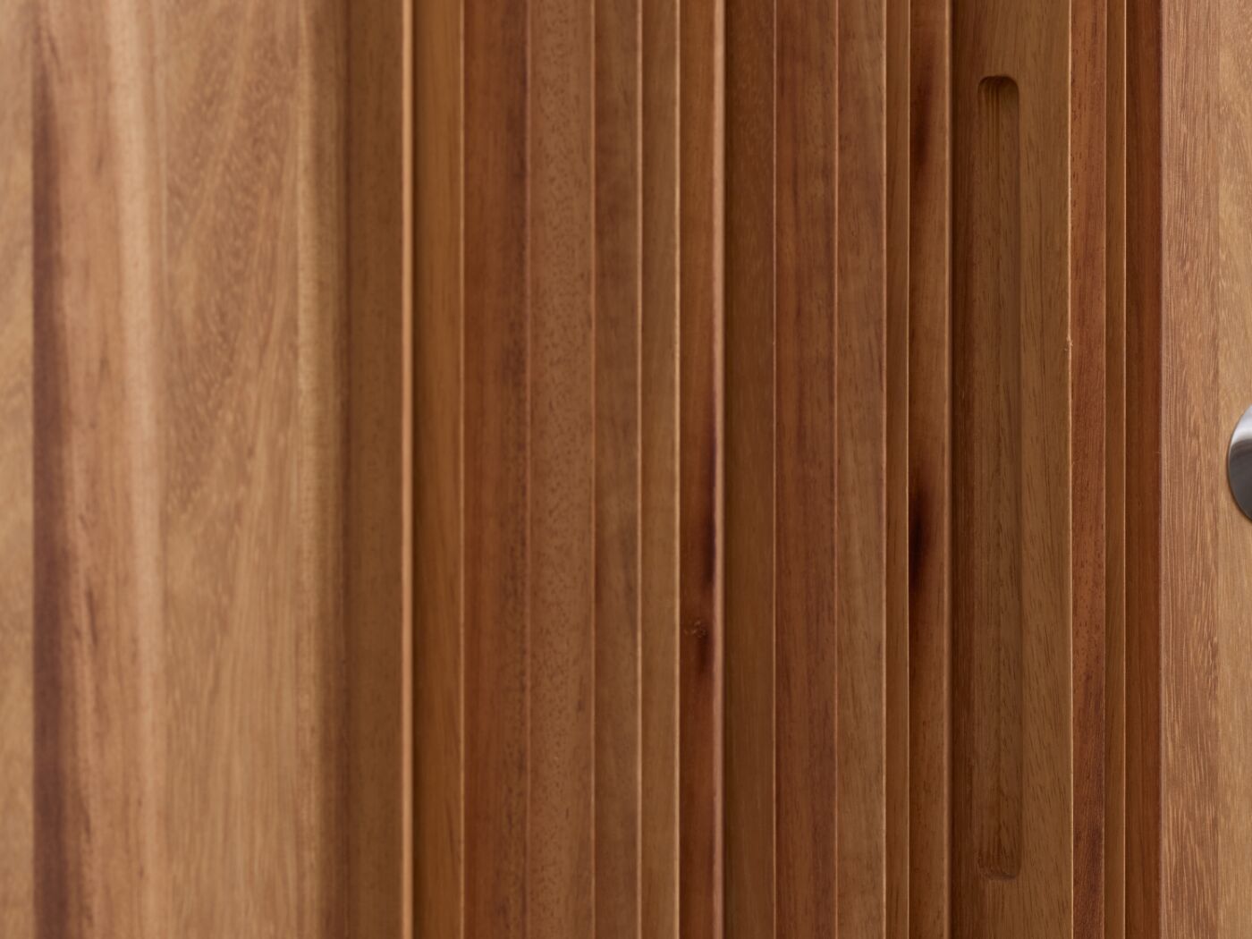 The concealed handle is cleverly integrated into the Alpine design