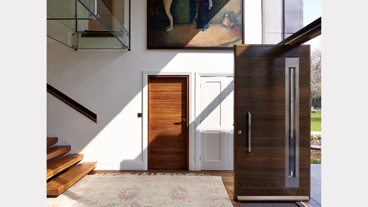 Pivot doors urban front 18