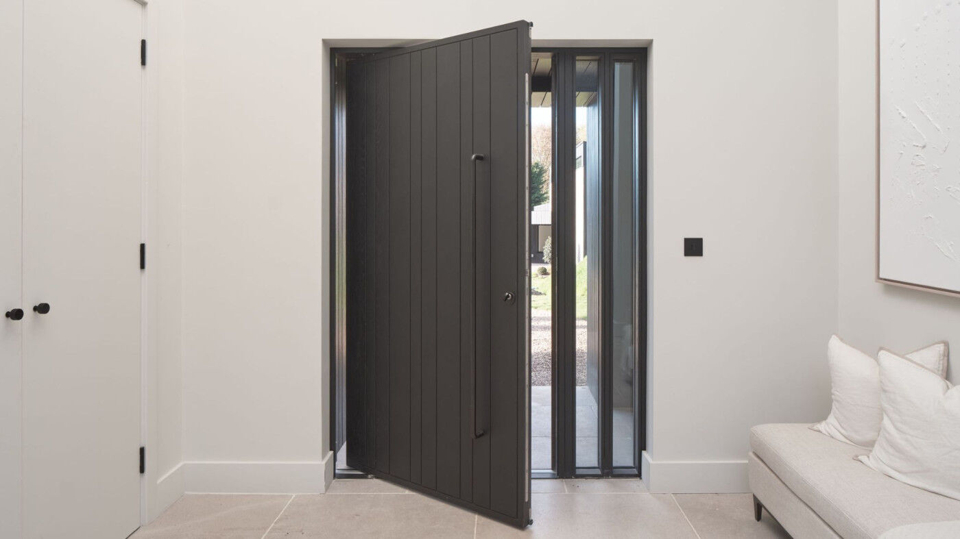 Pivot doors urban front 20