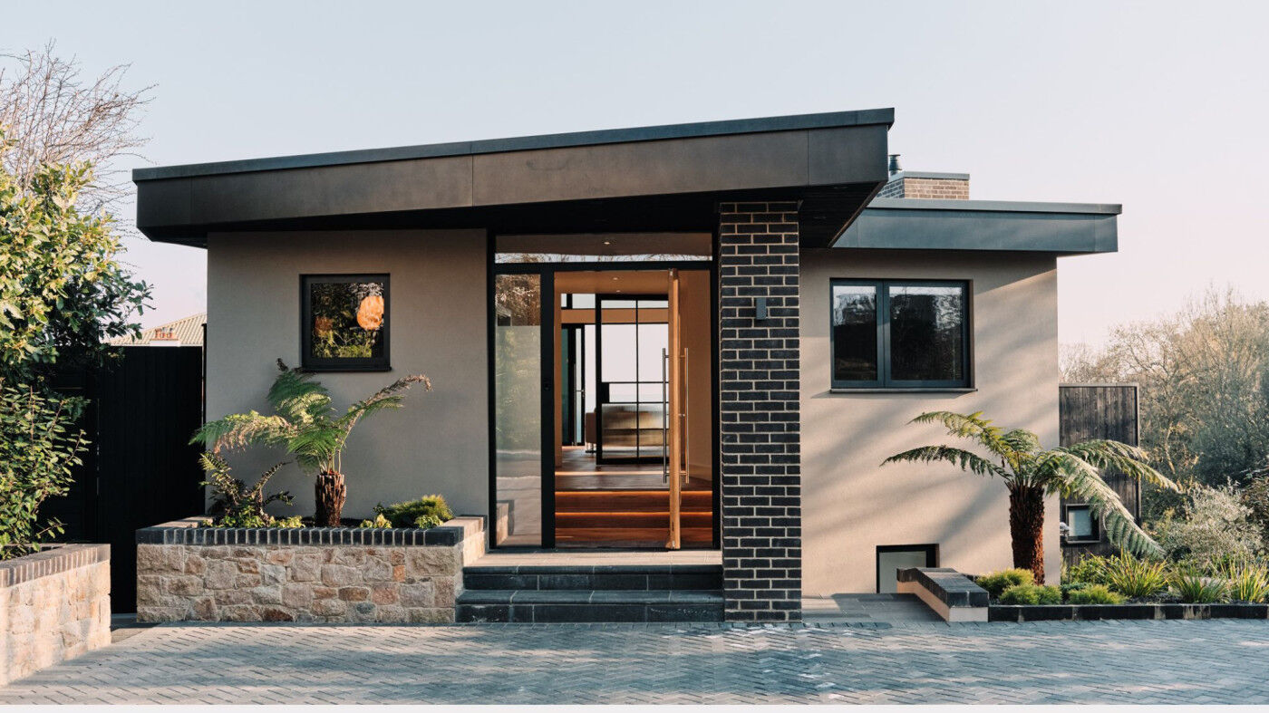 Pivot doors urban front 38