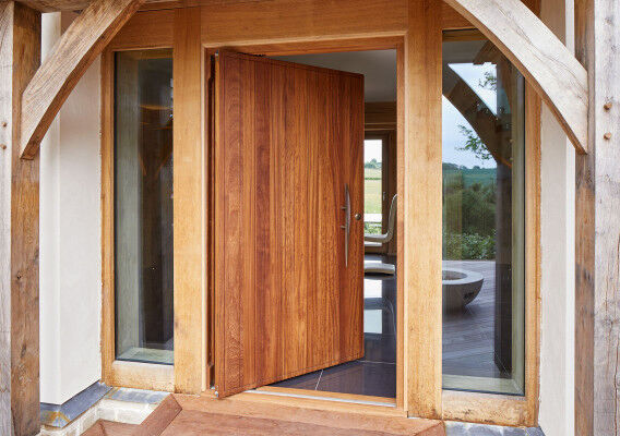 Pivot door | Open | Urban Front