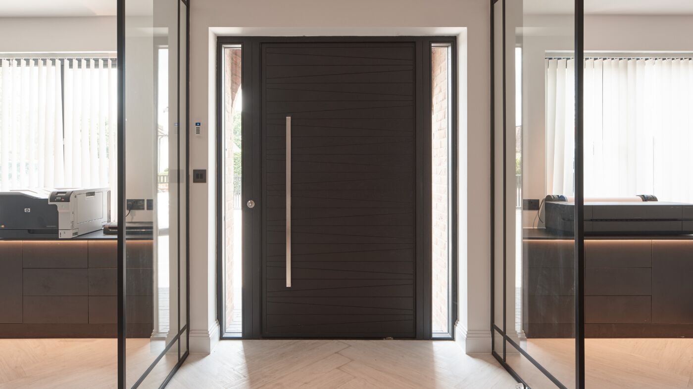 Milano V in oak with ebony oil finish