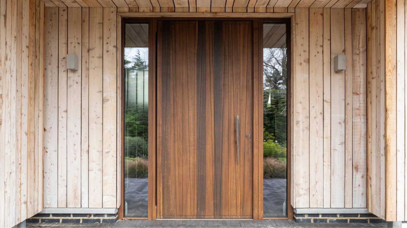 Milano V front door in fumed oak with BZ3 handle