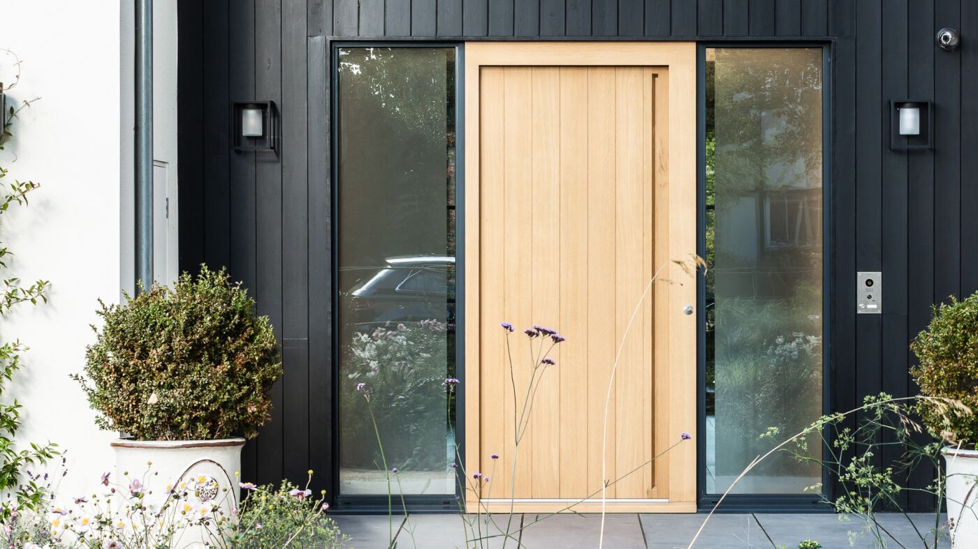 Porto in oak with concealed handle