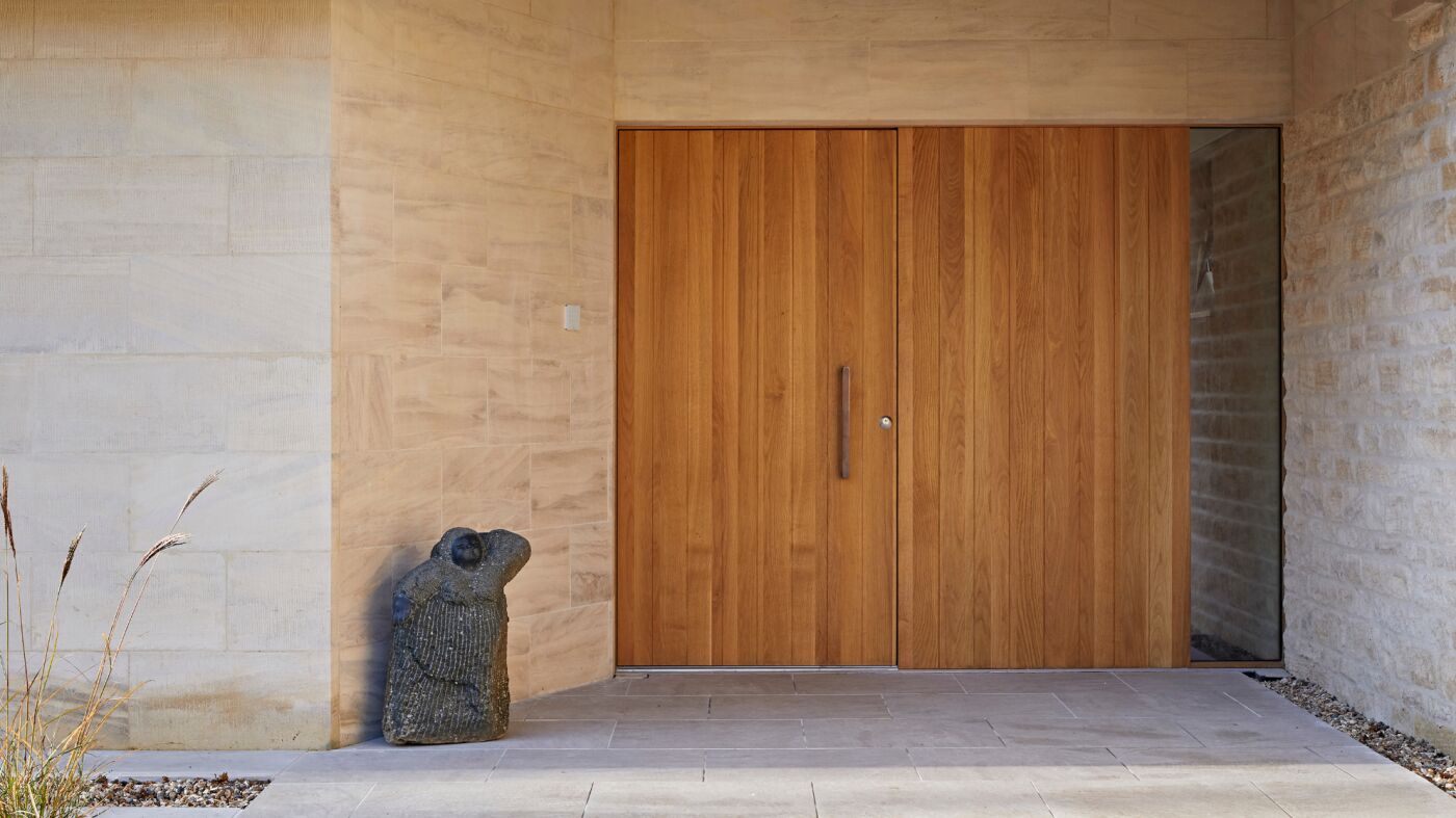 Porto e98 flush in European oak