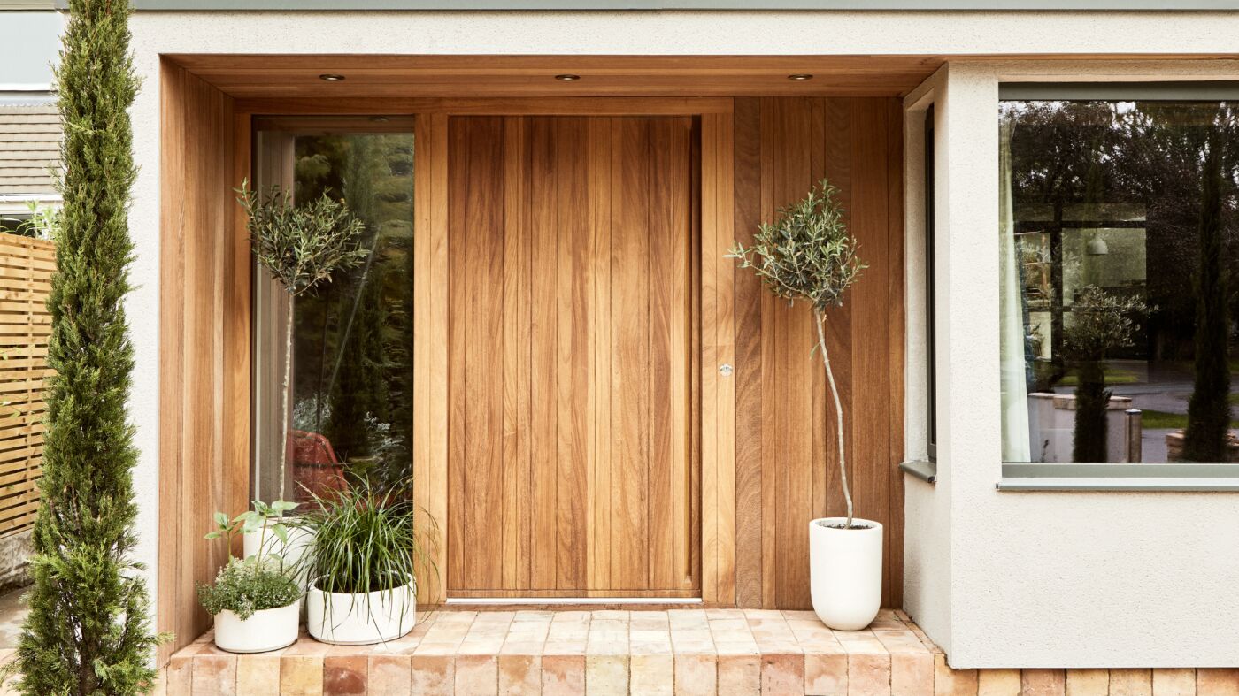 Rondo V in iroko with hidden handle