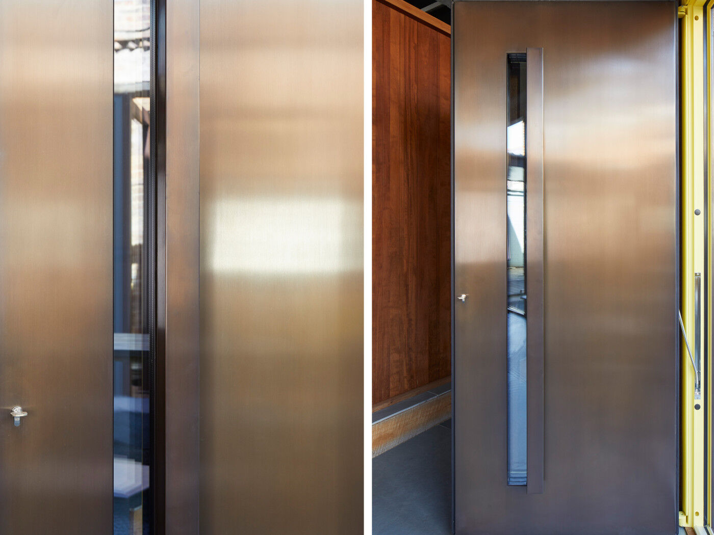 "Terano" steel front door in bronze, with L-shaped handle