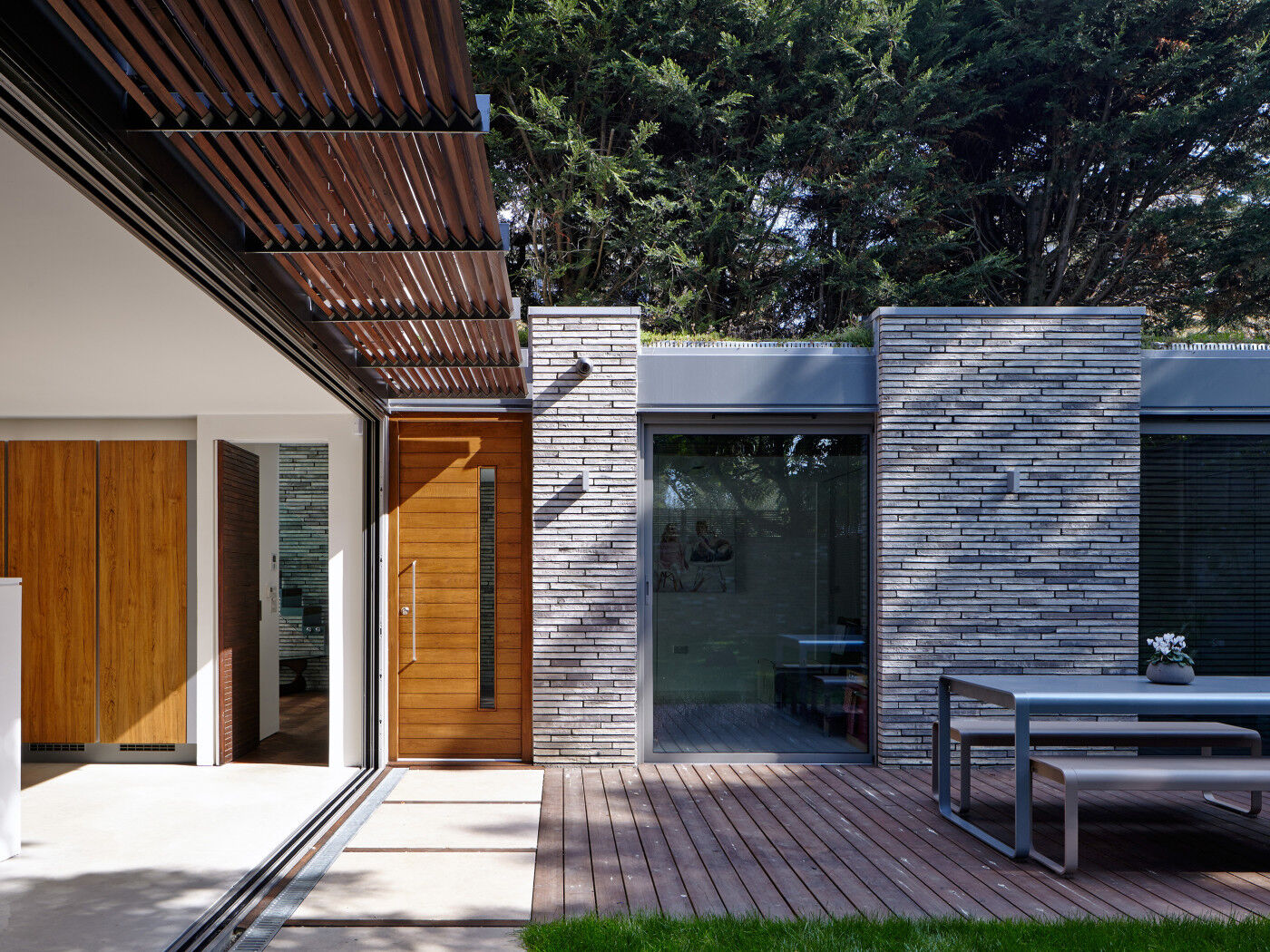 Doors in contemporary houses 22