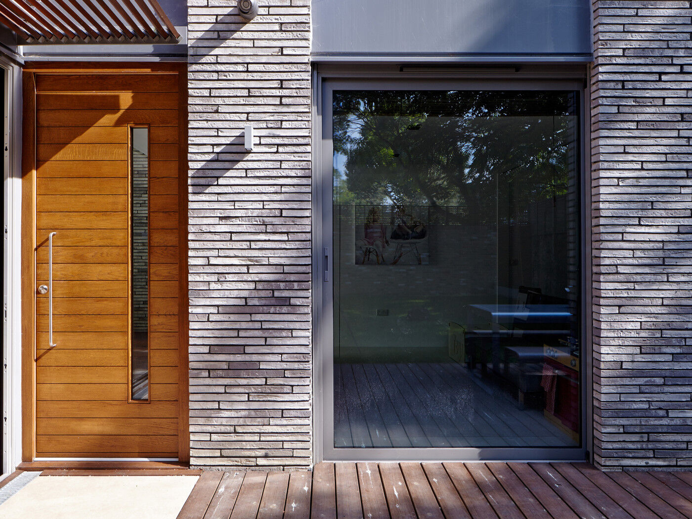 Doors in contemporary houses 23