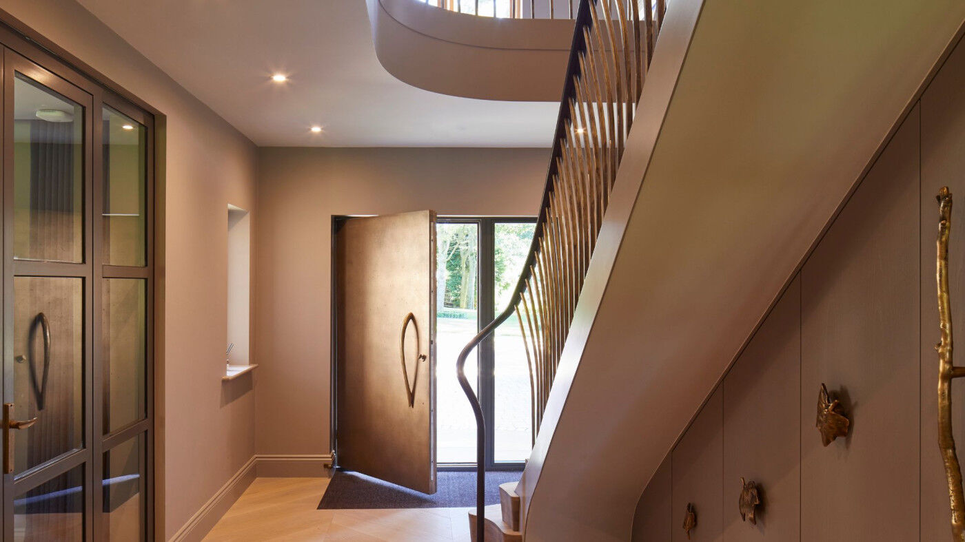 Vintage bronze front urban frront