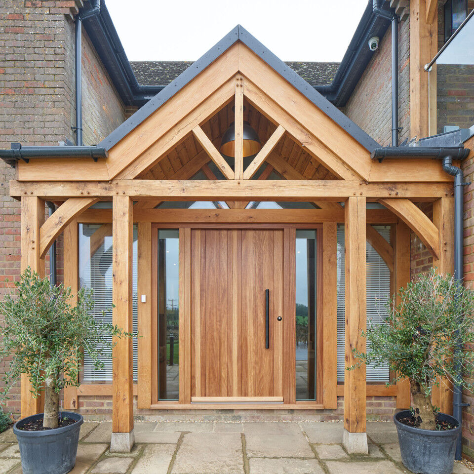 Rondo V in iroko dual colour grey ral with option 8 handle black LR 018