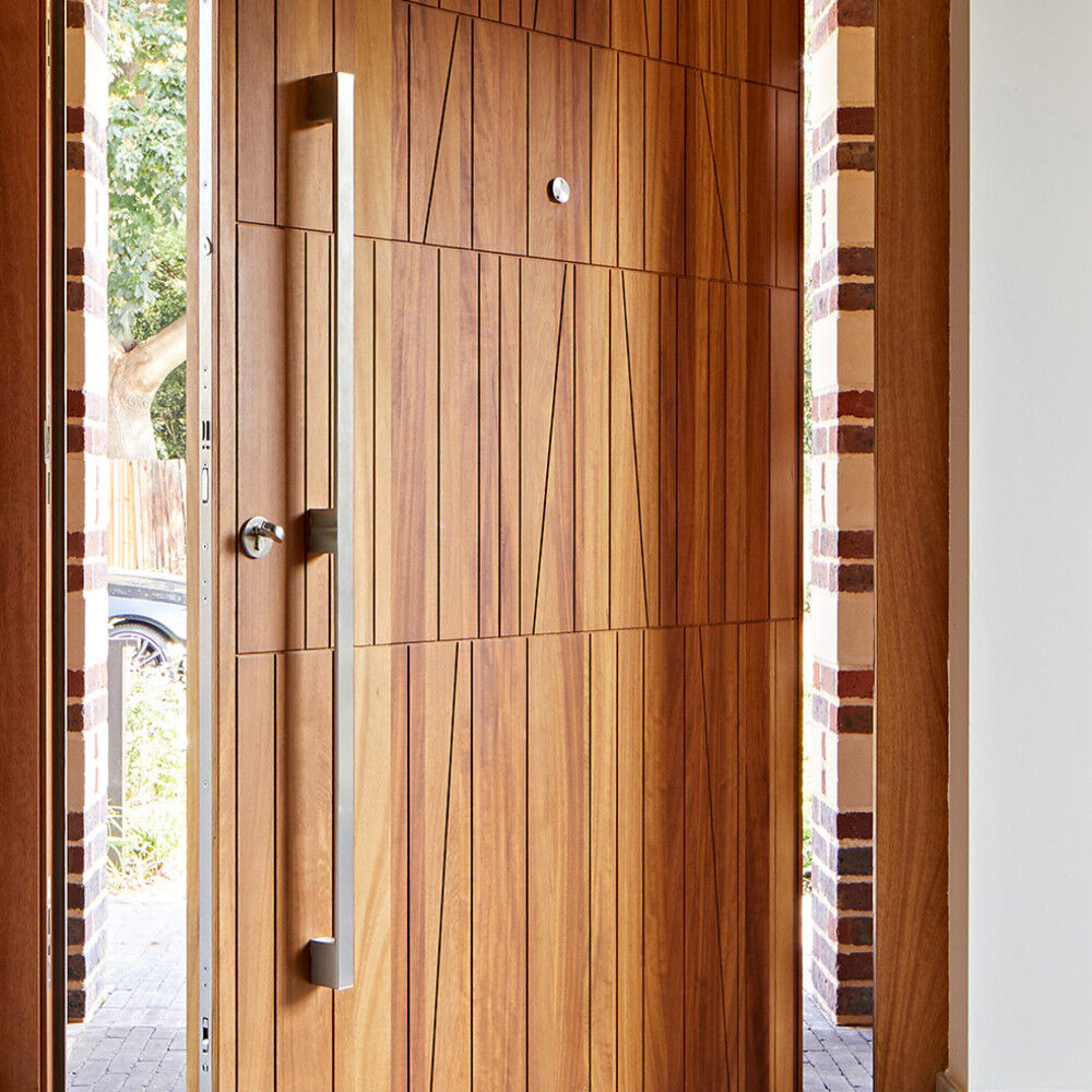 Option 11 quattro pivot in iroko