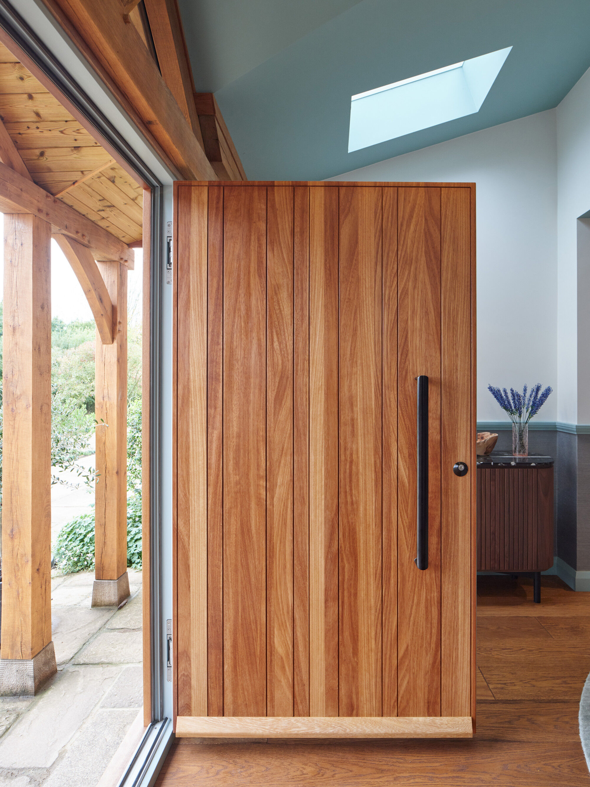 Rondo V in iroko with option 8 black handle