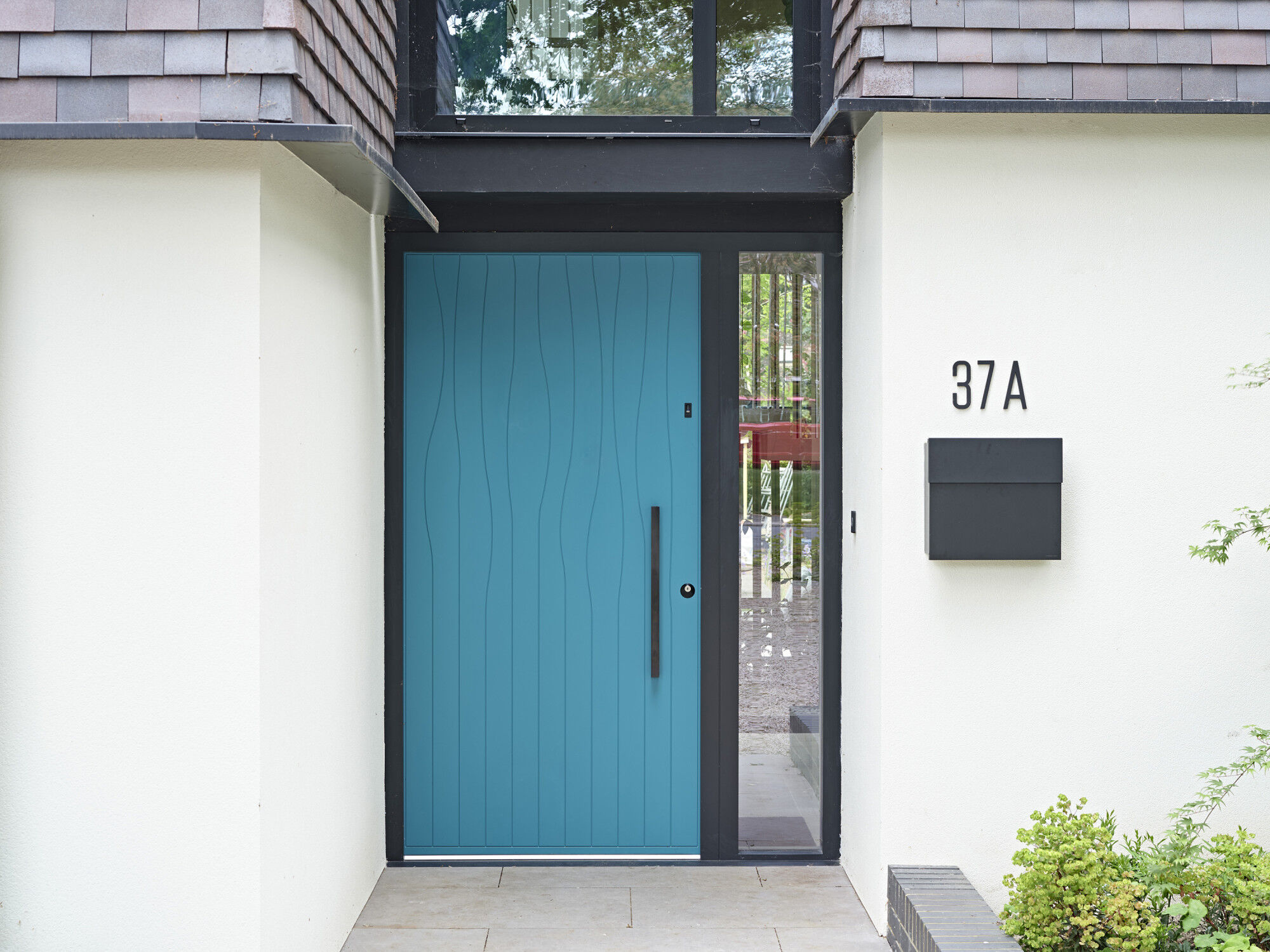 wavi door in turquoise with option 10 handle in black